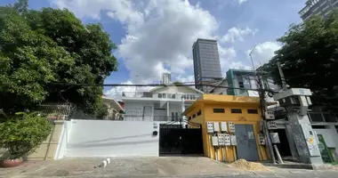 Villa 12 chambres dans Sangkat Boeng Keng Kang Ti Muoy, Cambodge