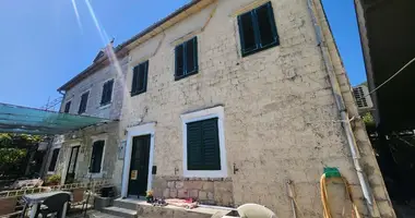Haus 4 Schlafzimmer in Herceg Novi, Montenegro