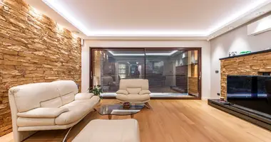 Mieszkanie 4 pokoi w Budva, Czarnogóra