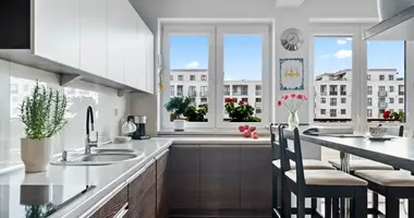 Mieszkanie 5 pokojów w Warszawa, Polska