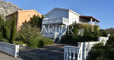 Casa 8 habitaciones en Opcina Karlobag, Croacia