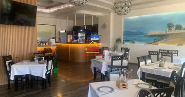 📍🌊 BUSINESS PREMISES FOR RENT IN LUNGOMARE, VLORA – FRONTLINE. in Bashkia Vlore, Albania