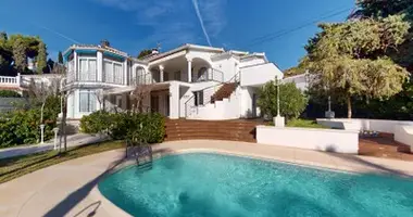 6 bedroom house in Spain