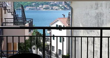 Wohnung 4 zimmer in Dobrota, Montenegro