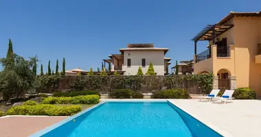 3 bedroom apartment in Kouklia, Cyprus