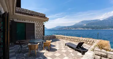 Villa 4 bedrooms in Lustica, Montenegro