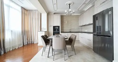 Apartamento 3 habitaciones en Minsk, Belarús