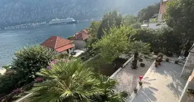 4 bedroom house in Muo, Montenegro