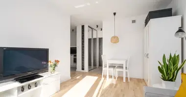 Квартира 2 комнаты в Варшава, Польша