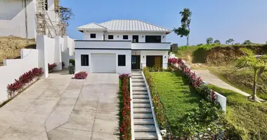 Haus 4 Schlafzimmer in Roatan, Honduras