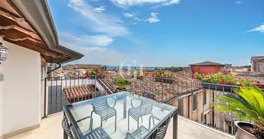 Penthouse 2 bedrooms in Desenzano del Garda, Italy