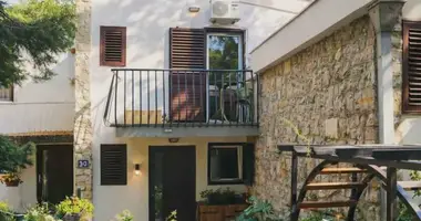 Haus 3 Schlafzimmer in Petrovac, Montenegro