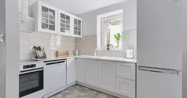 Wohnung 3 zimmer in Warschau, Polen