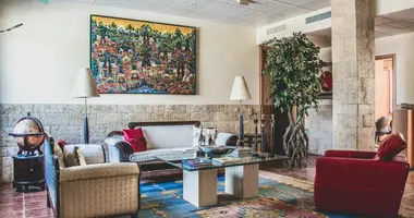 Propiedad comercial 552 m² en Estepona, Španjolska