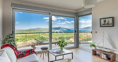 Apartamento 3 habitaciones en Kavac, Montenegro