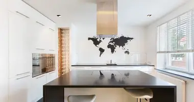 3 bedroom house in Warsaw, Poland