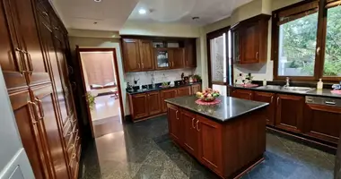 Haus 4 Schlafzimmer in Strovolos, Zypern