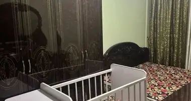 Apartamento 3 habitaciones en Taskent, Uzbekistán