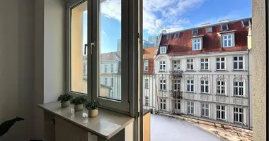 Квартира 4 комнаты в Познань, Польша