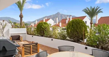 Apartamento 4 habitaciones en San Pedro Alcantara, Španjolska