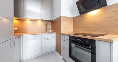 Commercial property 37 m² in Warsaw, Poland