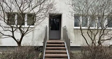 Mieszkanie 3 pokoi w Warszawa, Polska