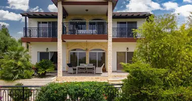 5 bedroom apartment in Tala, Cyprus