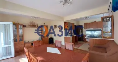 Apartamento 4 habitaciones en Burgas, Bulgaria