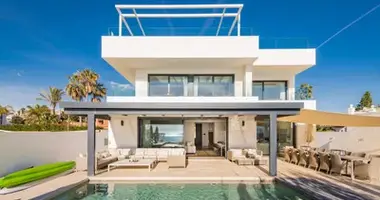 6 bedroom house in Ricmar, Spain