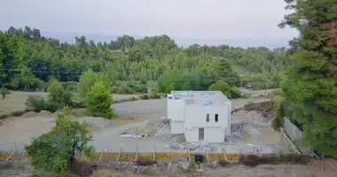 Villa 5 bedrooms in Agia Paraskefi, Greece