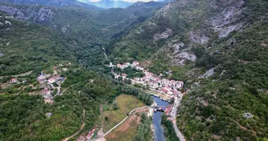 Terrain dans Cetinje, Monténégro