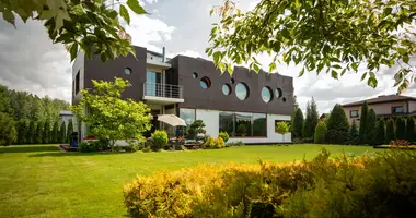 Dom 5 pokojów w Sebruciems, Łotwa