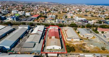 Warehouse 2 300 m² in Larnaca, Cyprus