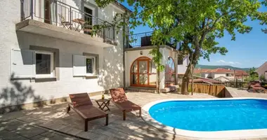 Villa 8 bedrooms in Omisalj, Croatia