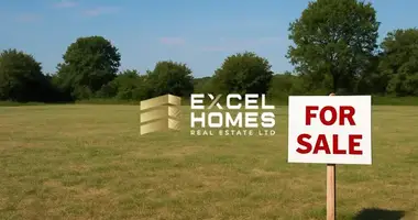 Parcela en Luqa, Malta