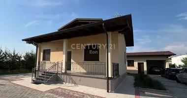 Dom 3 pokoi w Maminas, Albania