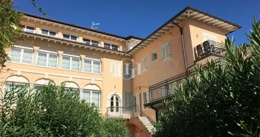 3 bedroom apartment in Toscolano Maderno, Italy