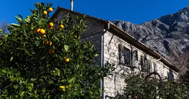 Haus 6 Schlafzimmer in Dobrota, Montenegro
