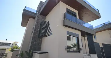 Villa 4 chambres dans Kargicak, Turquie