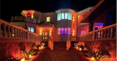 5 bedroom house in Dos Hermanas, Spain