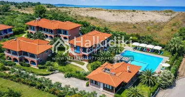 Hotel 1 260 m² in Chaniotis, Greece