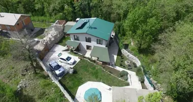 Дом 2 спальни в Cavori, Черногория
