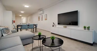 Stylish Family Haven: Brand New 3BR Apartment with Terrace en Bugibba, Malta