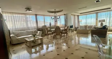 Mieszkanie 4 pokoi w Benidorm, Hiszpania