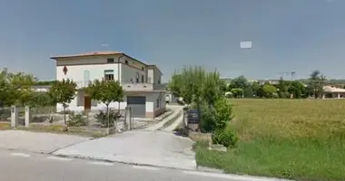 Casa 9 habitaciones en Terni, Italia