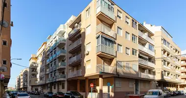 Apartamento 4 habitaciones en Torrevieja, Španjolska