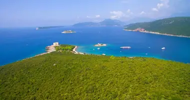 Участок земли в Луштица, Черногория