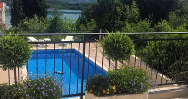 Apartamento 3 habitaciones en Montenegro