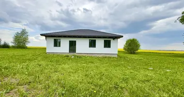 Casa en Dabryniouski sielski Saviet, Belarús