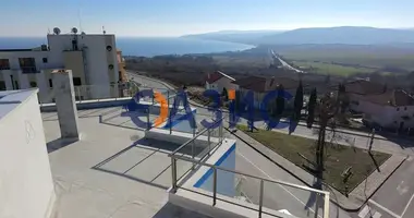 Квартира 3 комнаты в Бяла, Болгария